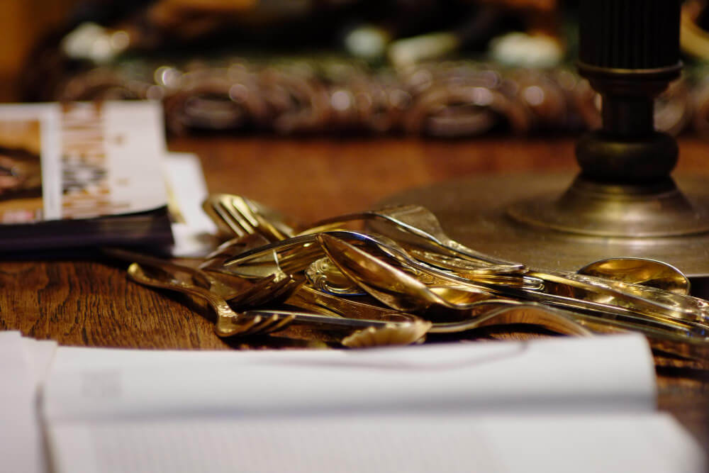 אירוע הרמת כוסית במשרד עורכי דין: כך הופכים מחווה קטנה לאירוע יוקרתי