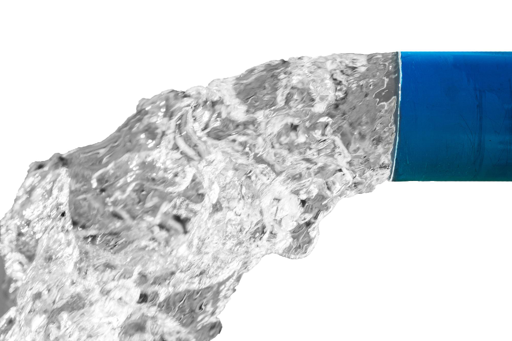 מי אחראי לנזילה בין דירות – הדייר, הבניין או הקבלן? מדריך משפטי פרקטי עם זווית מקצועית